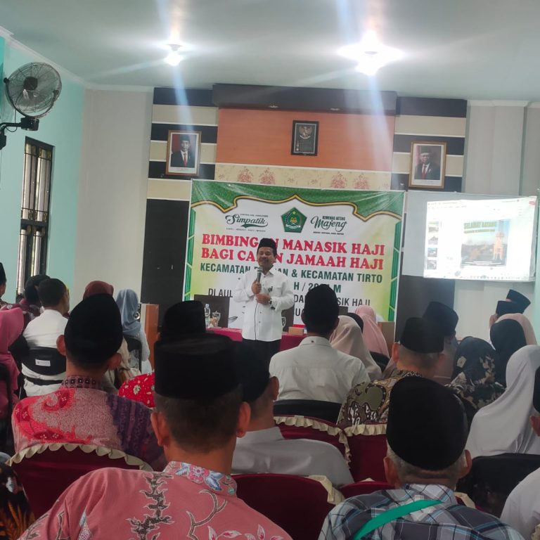 Kepala Kantor Kementerian Agama Kabupaten Pekalongan Berikan Materi Bimbingan Manasik Haji