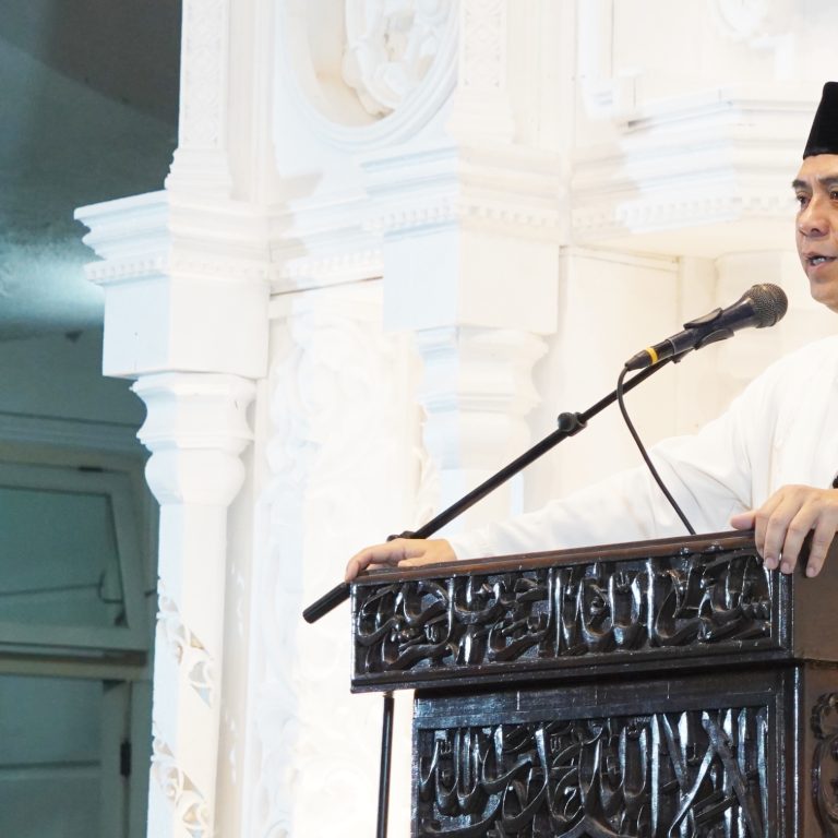 Hadiri Haul Watucongol, Wamenag Ajak Jemaah Meneledani Semangat Perjuangan Kiai Dalhar