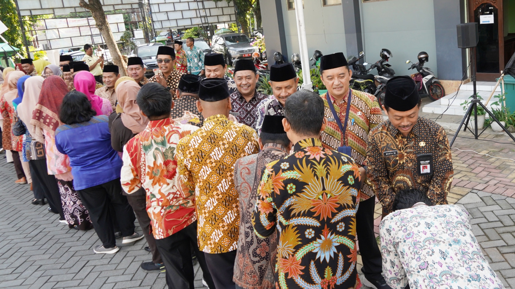 Idul Fitri Momentum Membangun Sinergitas, Kekompakan dan Kedamaian ASN
