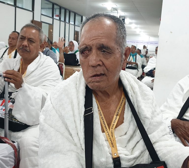 Berbekal Tekad Kuat dan Doa, Ahmad Rois, Penjual Slondok Berangkat Haji
