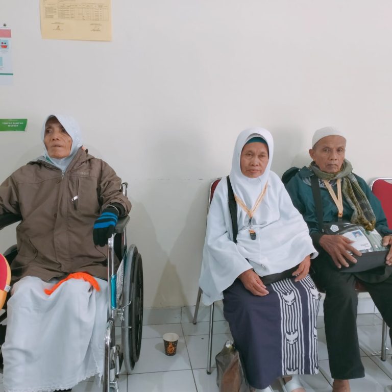 PPIH Embarkasi Solo Jemput 3 Jemaah di Embarkasi Medan (KNO)
