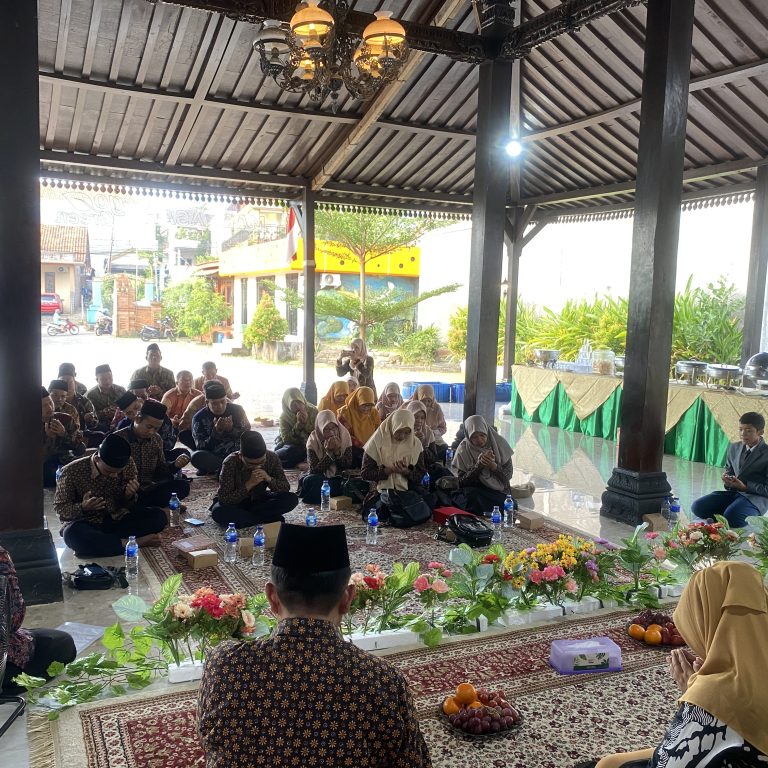 Pembelajaran dan Manajerial Berbasis Digital MTs Ar-Rois Jadi Acuan
