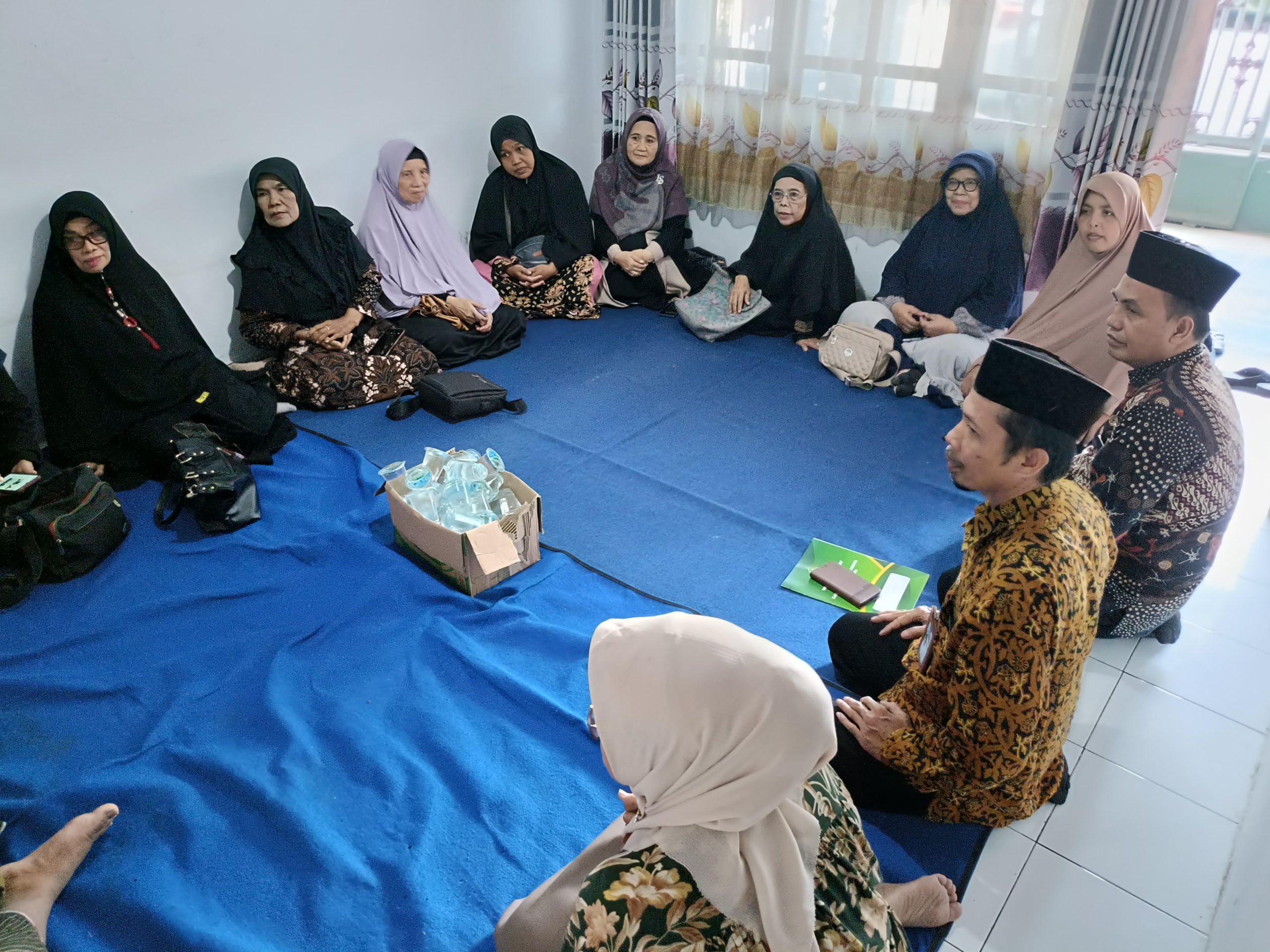 Kemenag Kab. Tegal Berikan Santunan kepada Keluarga Jemaah Haji yang Wafat