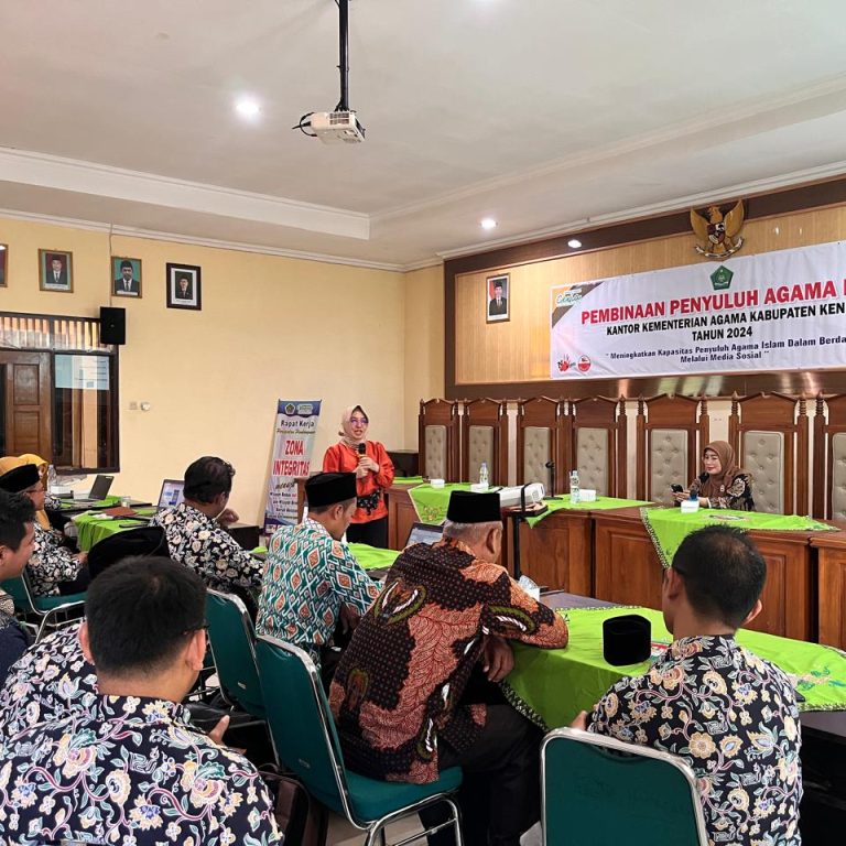 Gelar Pembinaan, Kankemenag Kendal Inginkan Penyuluh Agama Aktif Berdakwah Melalui Medsos