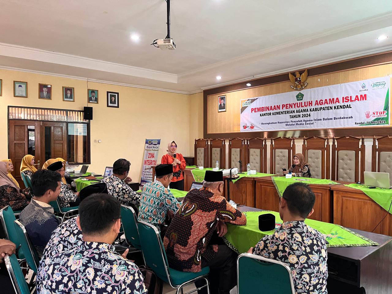 Gelar Pembinaan, Kankemenag Kendal Inginkan Penyuluh Agama Aktif Berdakwah Melalui Medsos