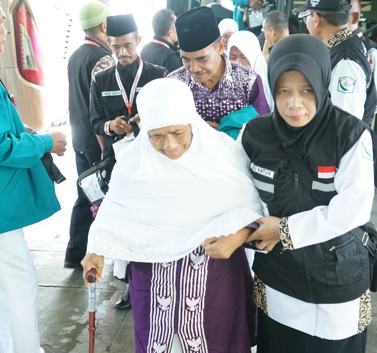 360 Jemaah Kloter I Tiba di Embarkasi Solo, Langsung Mendapatkan Layanan OSS