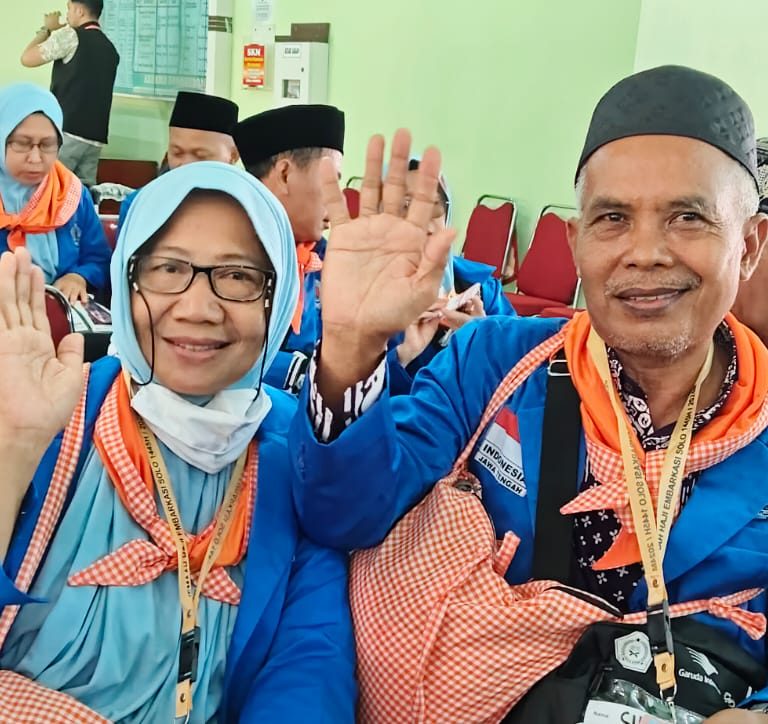 Kata Jemaah Haji Atas Layanan Embarkasi Solo, Petugasnya Sangat Ramah dan Teliti