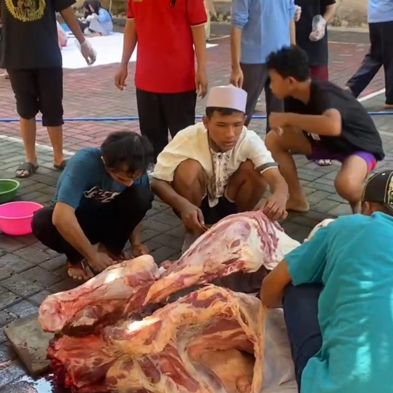 Kegiatan Kurban Idul Adha 1445 H SMPN 38 Semarang
