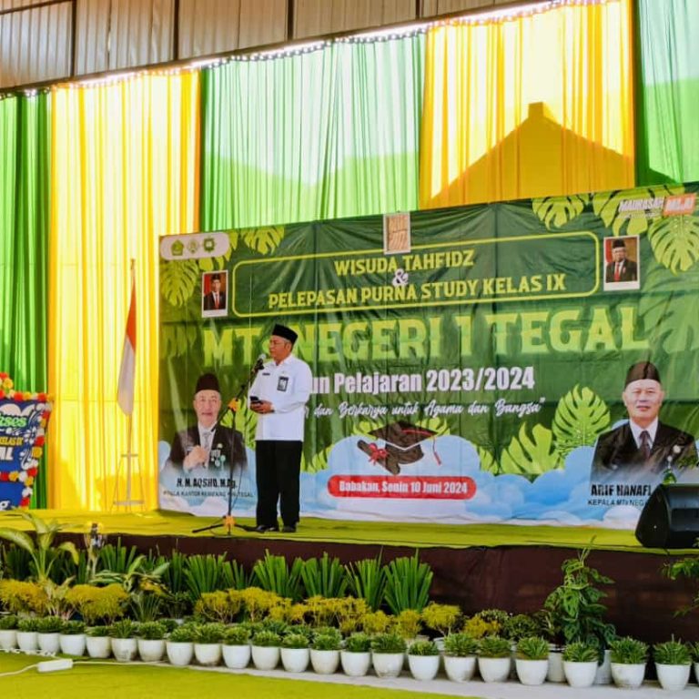 Beri Sambutan pada Wisuda Tahfidz dan Purna Studi MTs Negeri 1 Tegal, HM. Aqsho Sampaikan Semoga Ilmunya Bermanfaat