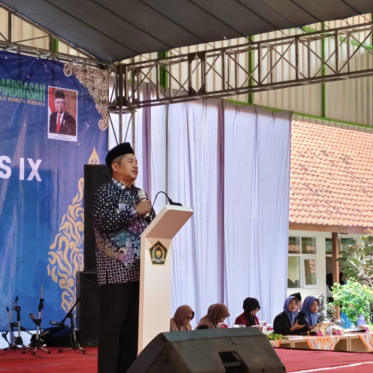 Hadiri Pelepasan Peserta Didik Kelas IX MTs Negeri 2 Tegal, HM. Aqsho Beri Pesan Mulia