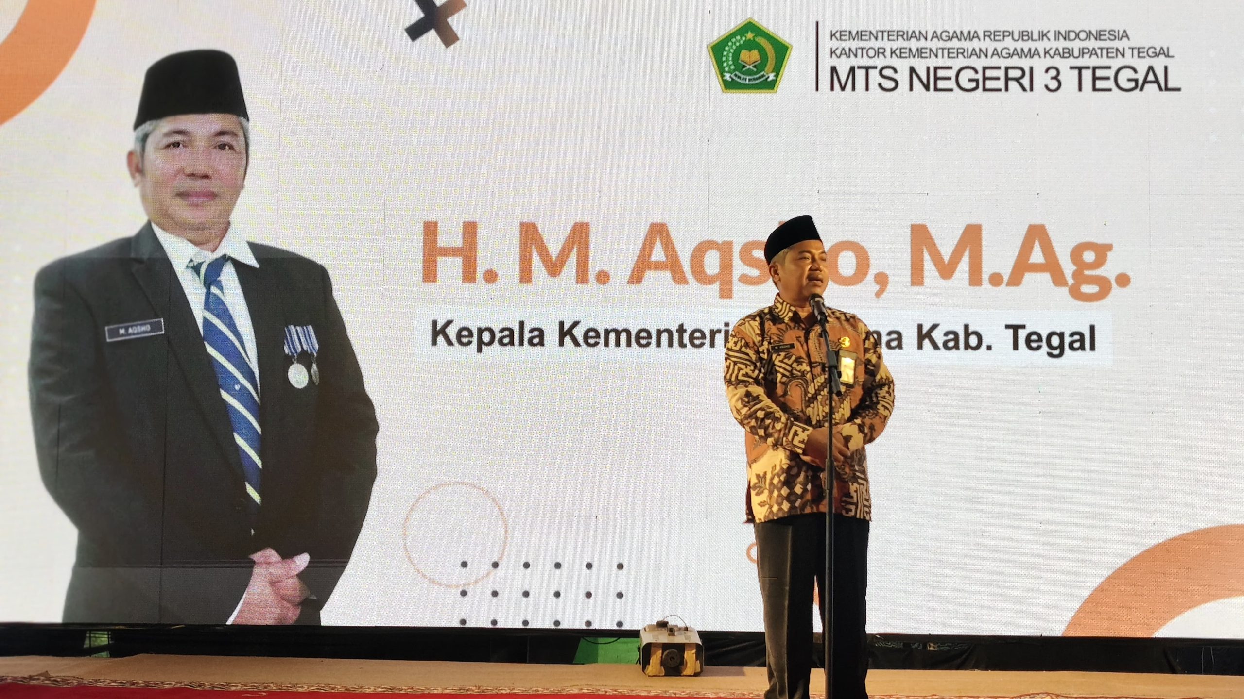 Motivasi dan Harapan HM. Aqsho di Acara Pelepasan Siswa Kelas IX MTs Negeri 3 Tegal