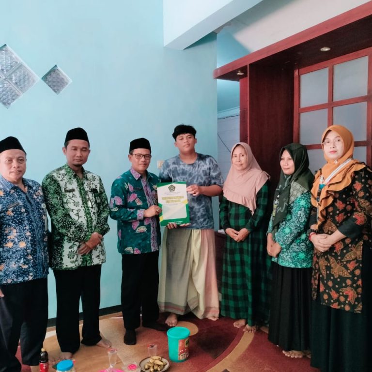 Sampaikan Duka Cita, Kakankemenag Rembang Takziyah ke Kediaman Hj. Koni’ah
