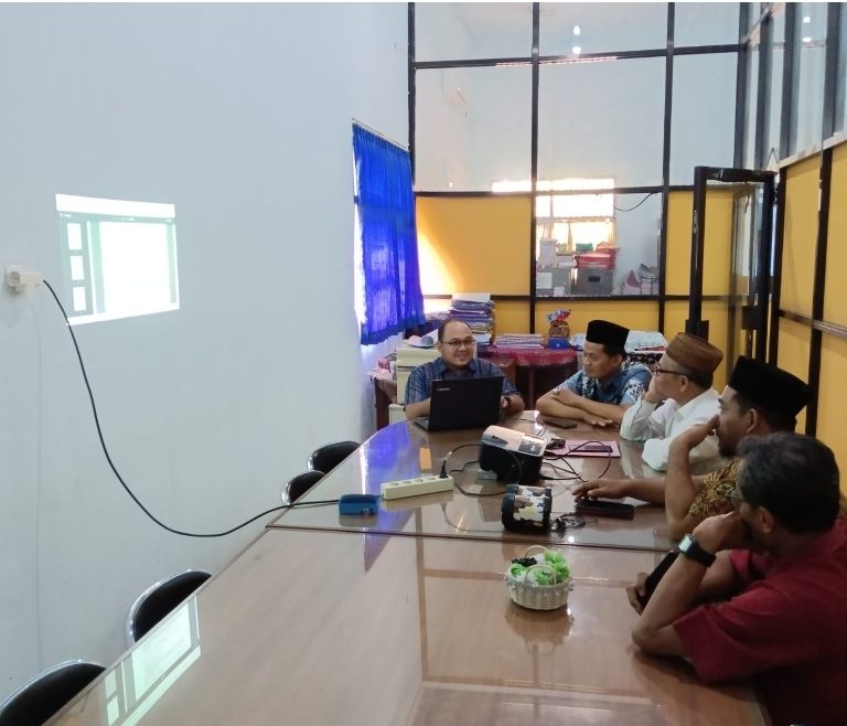 Pengawas PAI Beri Motivasi Guru Hadapi Gupres 2024