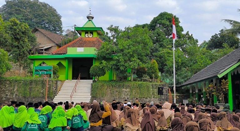 MIN Kota Semarang Awali Tahun Ajaran Baru 2024/2025 dengan Istighosah
