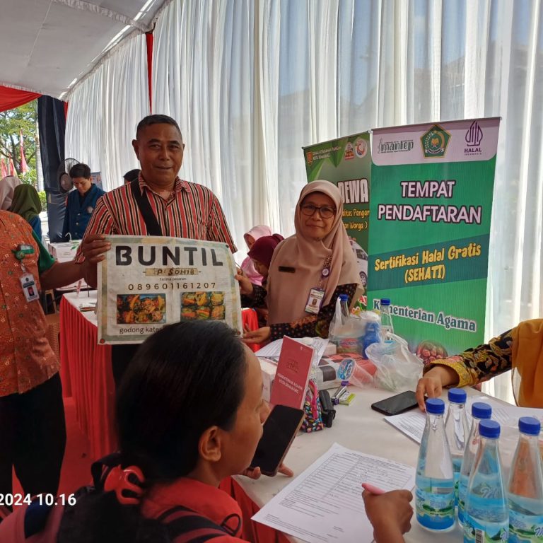 Layanan Sertifikasi Halal di Pasar Waru Ramai Dikunjungi Pelaku Usaha