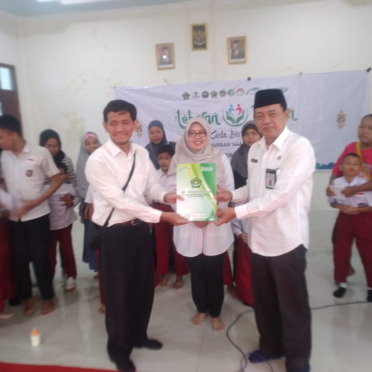 Berbagi Yatim di MI LB YKTM Budi Asih