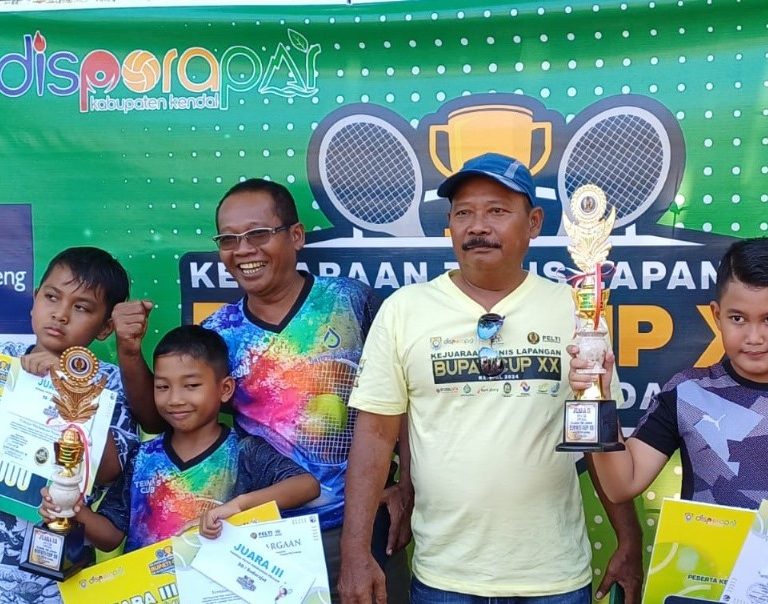 Siswa MIN 1 Kendal Raih Juara dalam Ajang Bupati Cup XX Tenis Lapangan