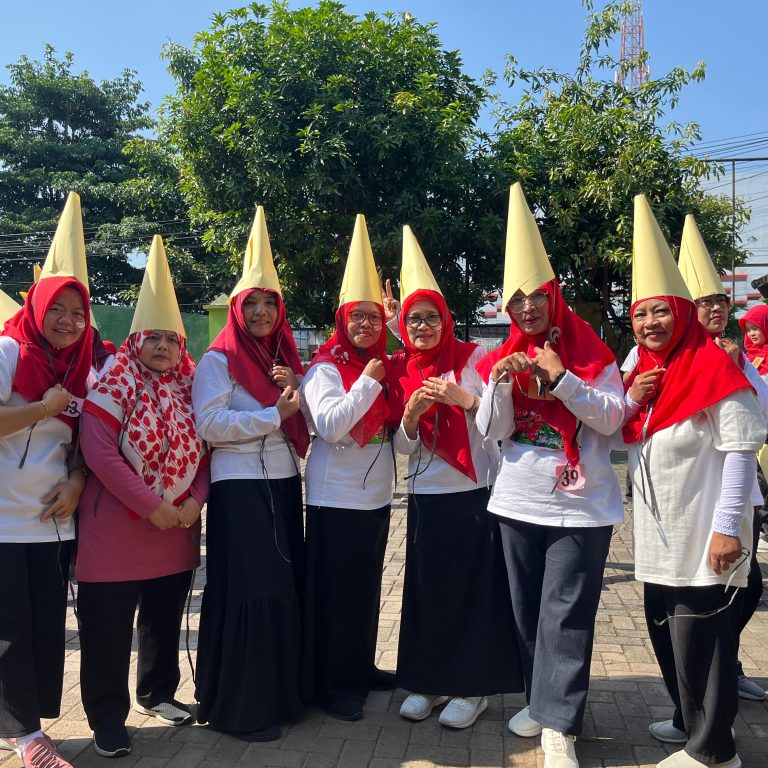 Serunya Lomba Estafet Hanger, DWP Kemenag Kota Semarang