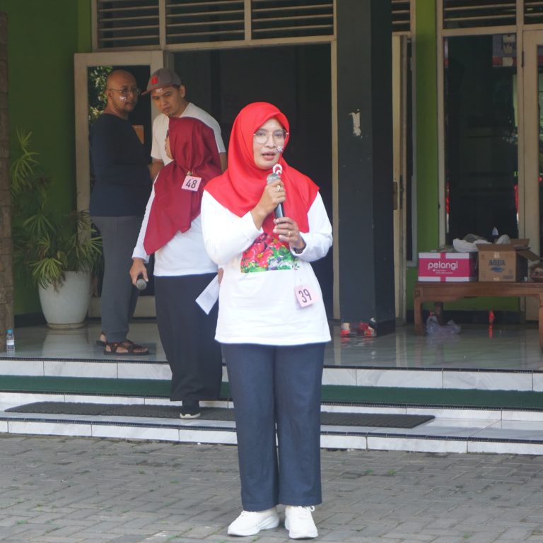 Ketua DWP Kemenag Kota Semarang Buka Kegiatan Peringatan HUT RI ke-79