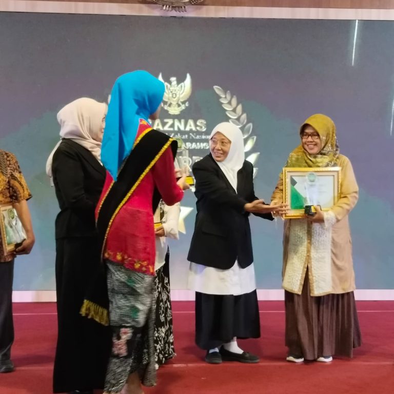 UPZ Kemenag Kota Semarang Terima Apresiasi BAZNAS Award 2024