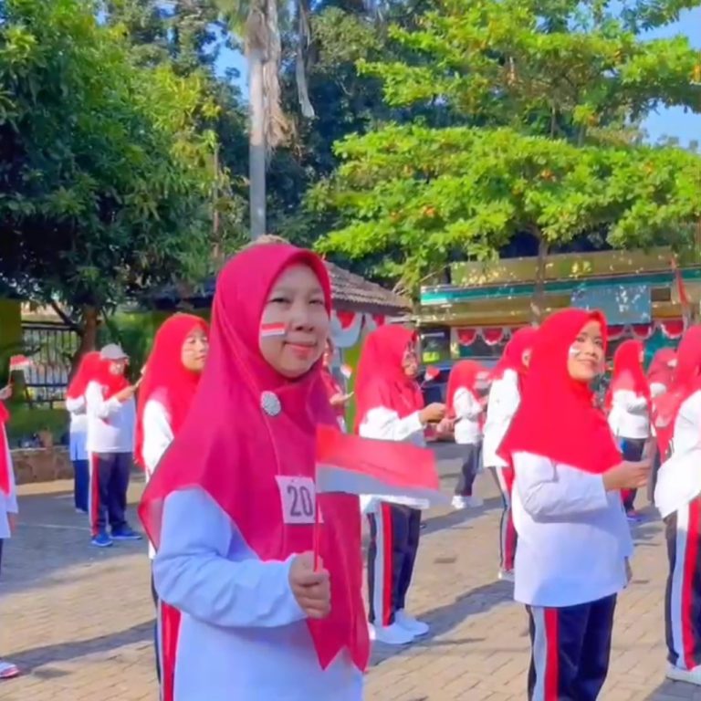 Peringati HUT RI, DWP Nyanyikan Lagu Hari Merdeka.