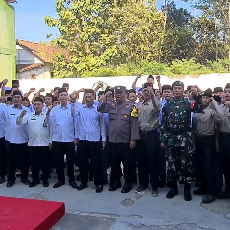 Kemenag Pastikan Ponpes Tanamkan Jiwa Nasionalisme