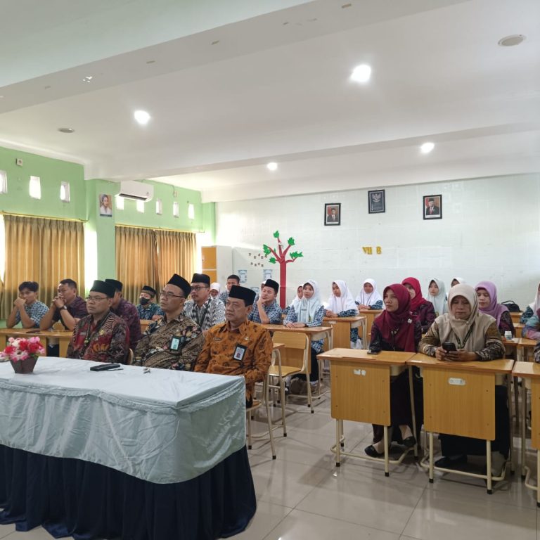 Kemenag Kota Semarang Ikuti Pembukaan KSM Tk. Prov. Jateng Tahun 2024 di MTsN 2
