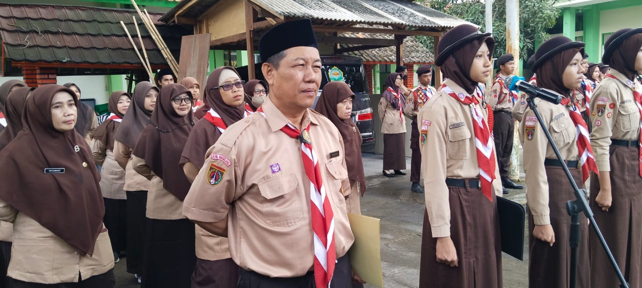 Gunartomo Berikan Laporan Kesiapan Kontingen Jambore MTS Kota Magelang Saat Upacara Pelepasan