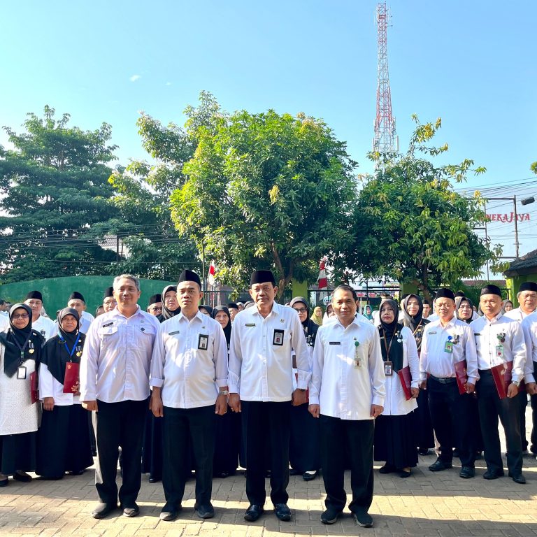 24 PNS Kemenag Kota Semarang Terima Penghargaan Presiden RI