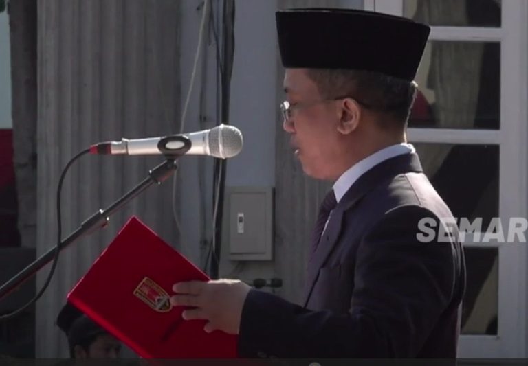Penyuluh Agama Islam Kemenag Baca Doa pada Upacara HUT RI ke-79 di Balaikota Semarang