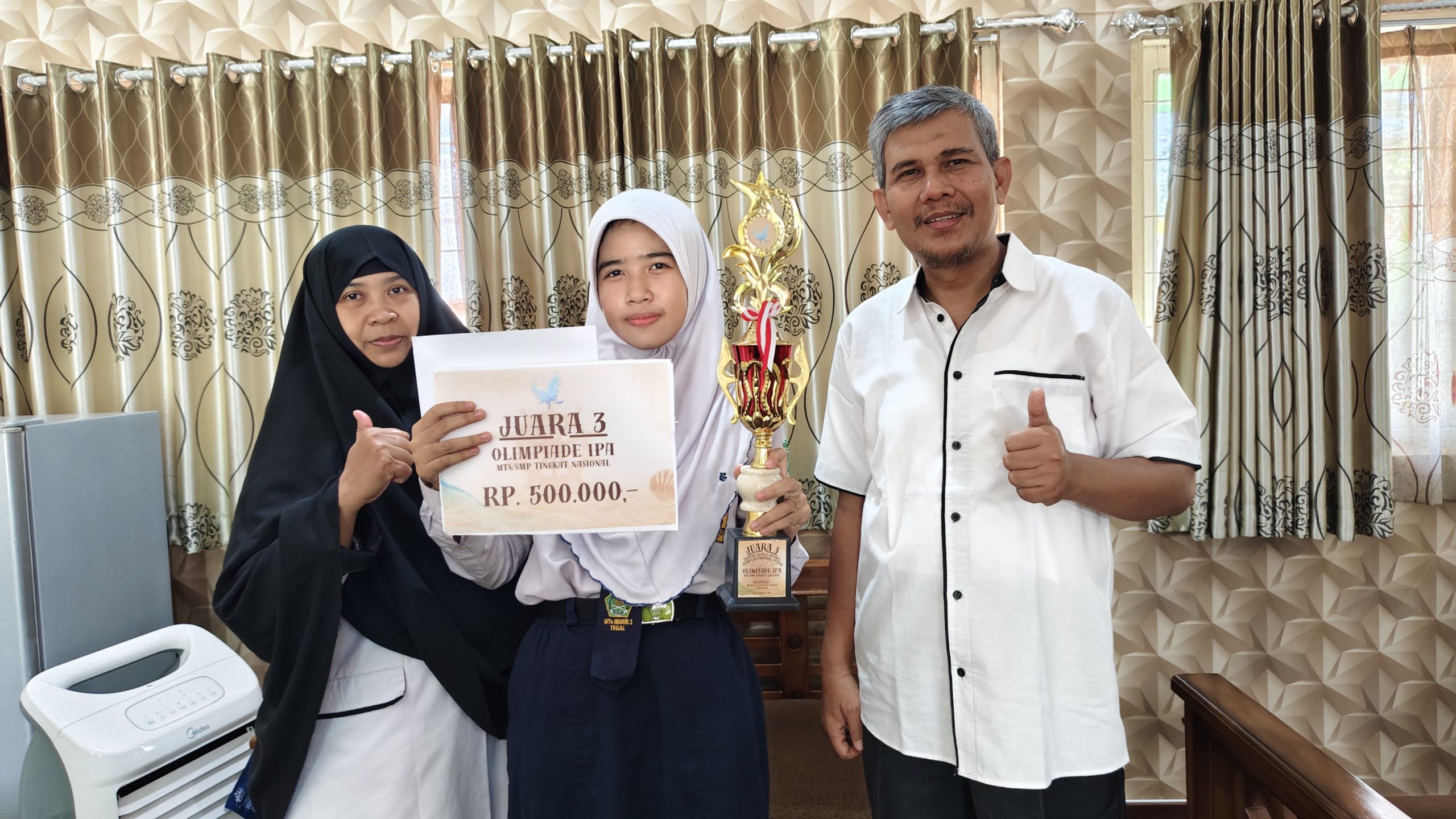 Siswa MTs Negeri 2 Tegal Raih Juara 3 Kompetisi Tingkat Nasional