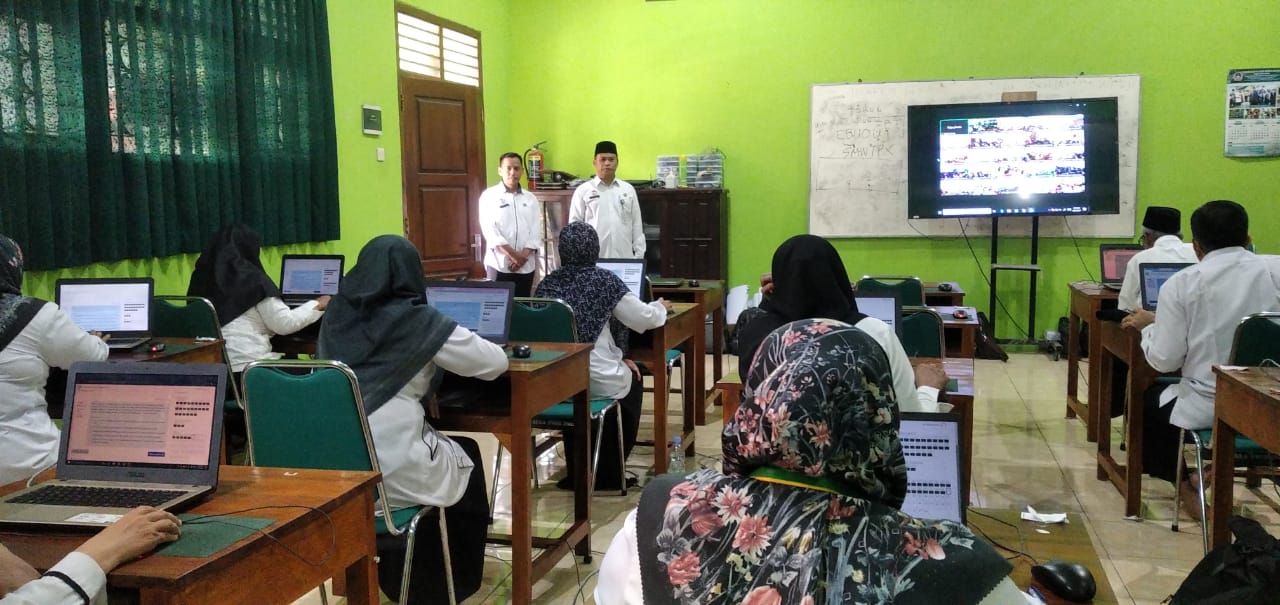 Kakankemenag Kendal Monitoring Pelaksanaan Uji Kompetensi Kenaikan Jenjang Guru Madrasah