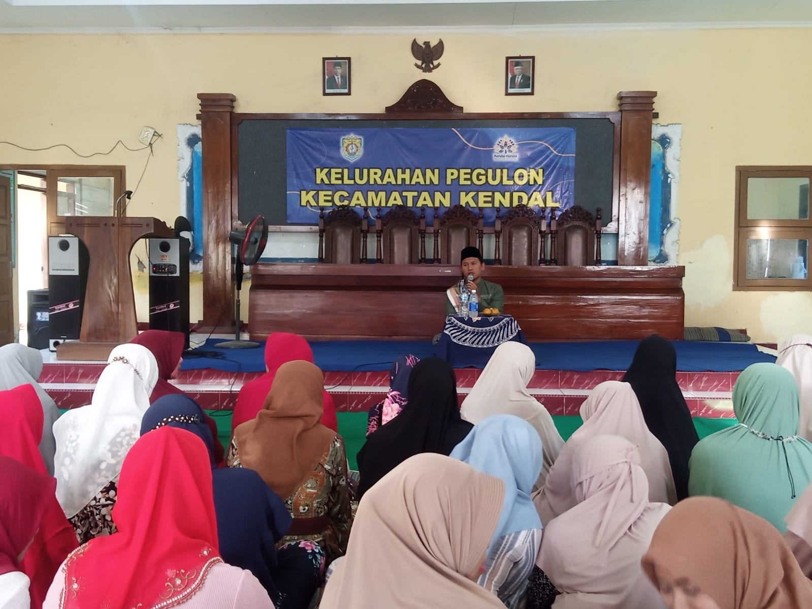 Penyuluh Agama Kecamatan Brangsong Isi Pengajian Pegawai di Kantor Kelurahan Pegulon