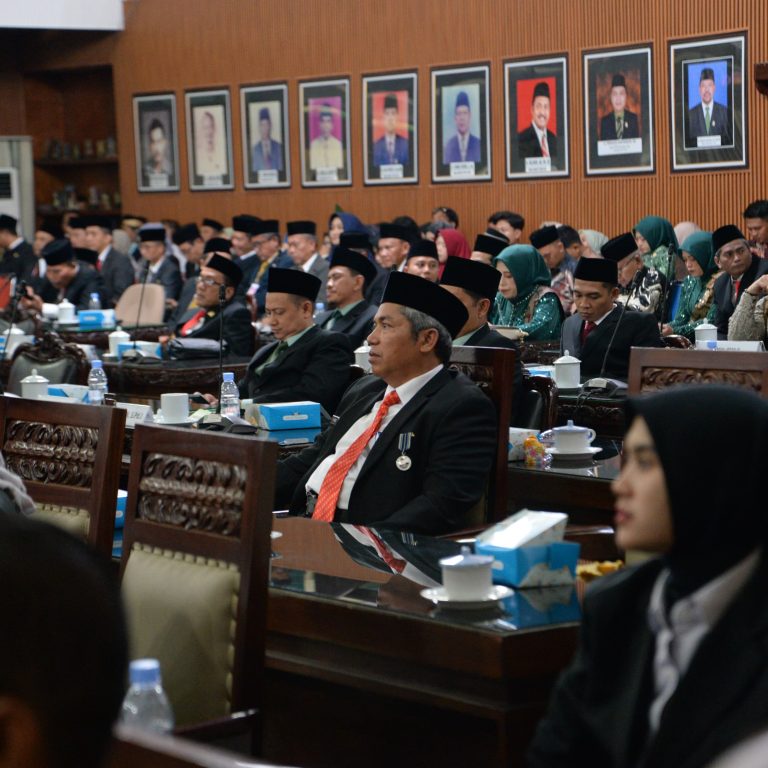 Kepala Kemenag Kab. Tegal Hadiri Pengucapan Sumpah/Janji Anggota DPRD Masa Jabatan 2024-2029