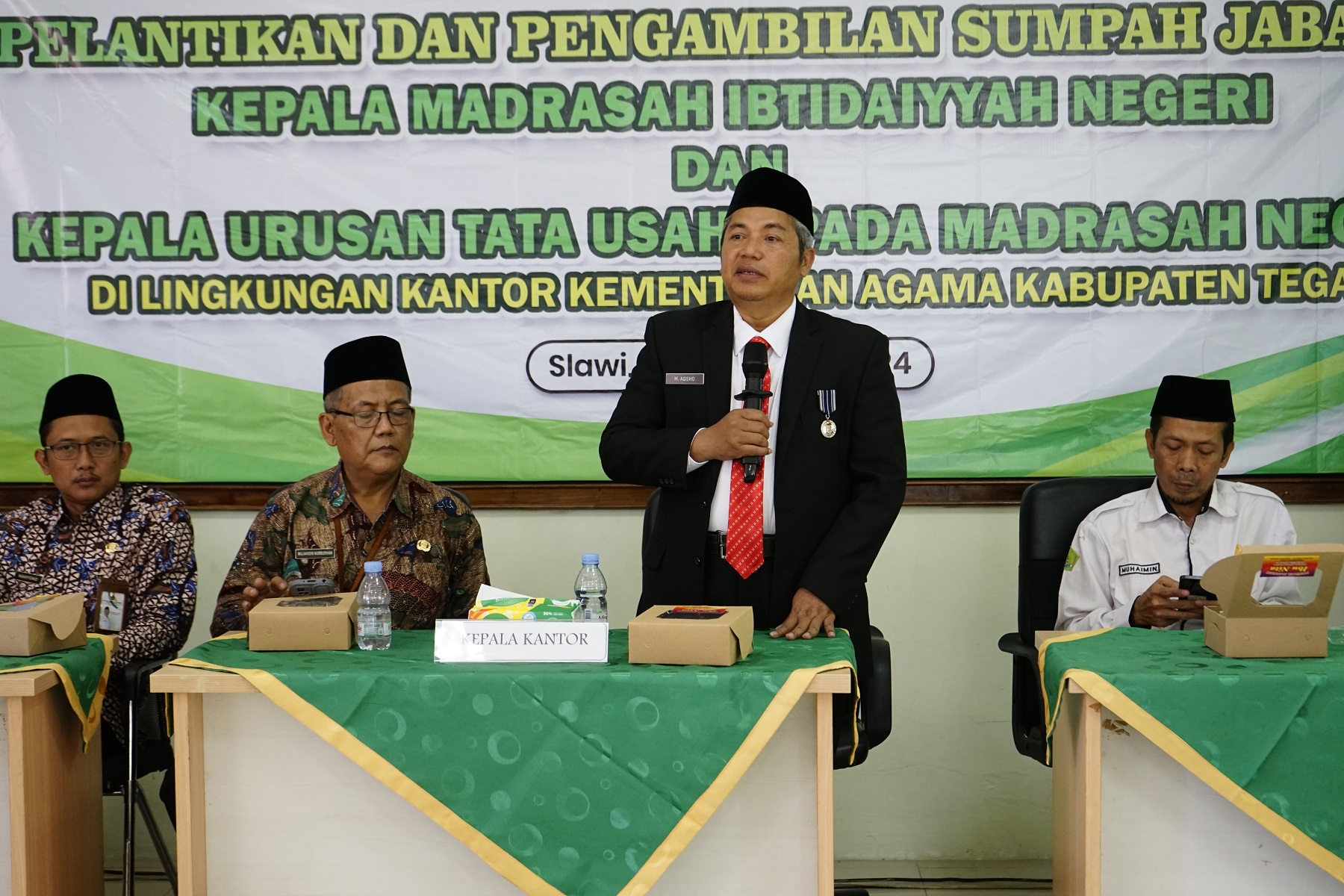 Kepala Kemenag Kab. Tegal Lantik Kepala MIN dan Ka. Ur. Tata Usaha MTsN
