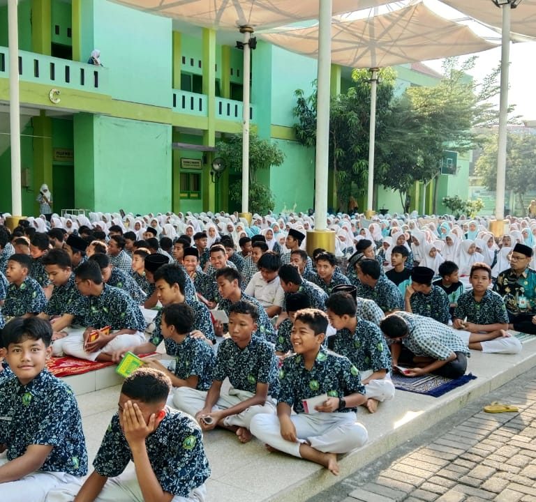 Intip Rangkaian Kegiatan Peringatan Maulid Nabi Muhammad SAW di MTsN 2 Kota Semarang