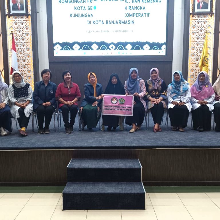 Ketua DWP Kemenag Kota Semarang Ikuti Kunjungan Kerja FKUB di Banjarmasin