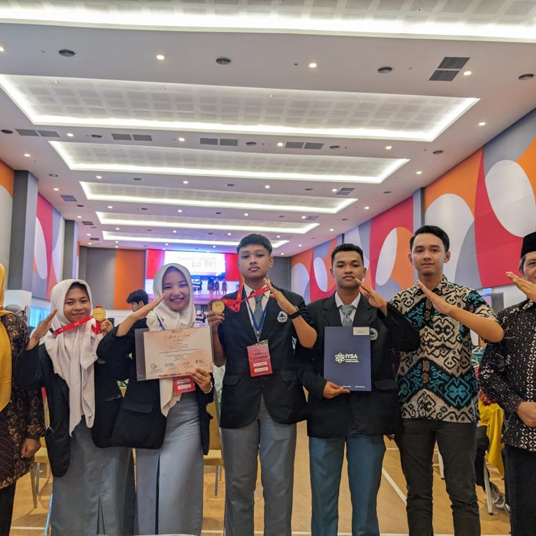MAN Demak Raih Gold Medal World Pada Ajang WICE 2024