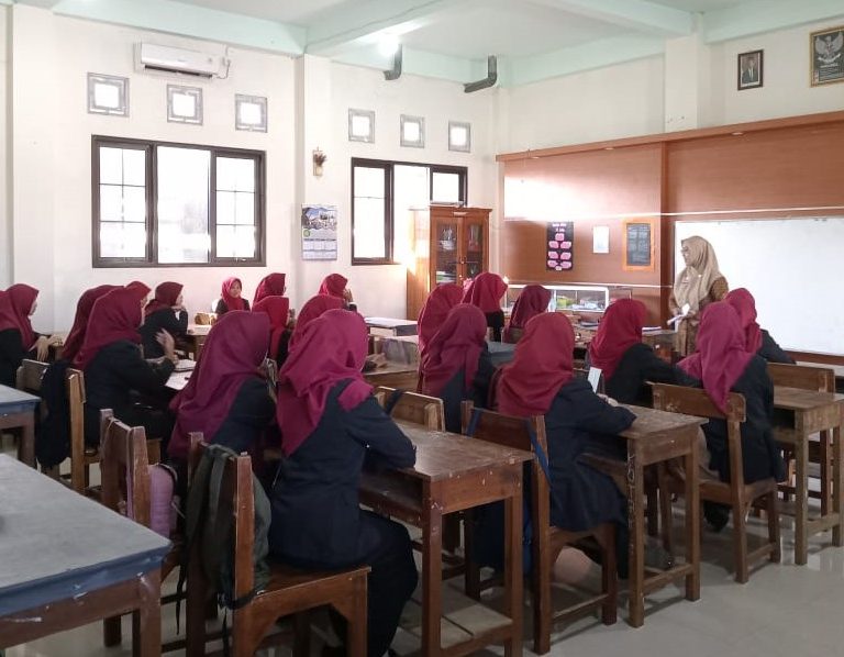 Penyuluh Kota Kendal Ingatkan Bahaya Nikah Usia Dini