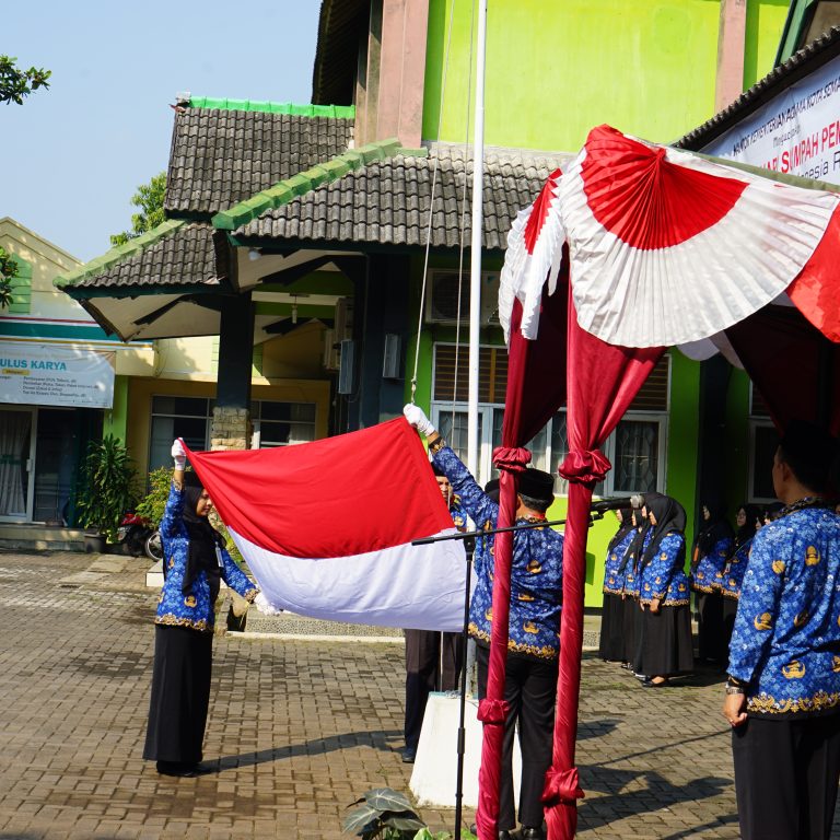 Upacara Peringatan Hari Sumpah Pemuda ke-96 Kemenag Kota Semarang