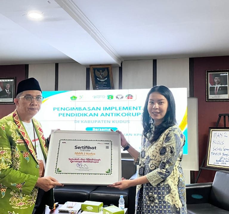 Keren! MAN 2 Kudus Terima Penghargaan dari KPK RI atas Implementasi Pendidikan Anti-Korupsi