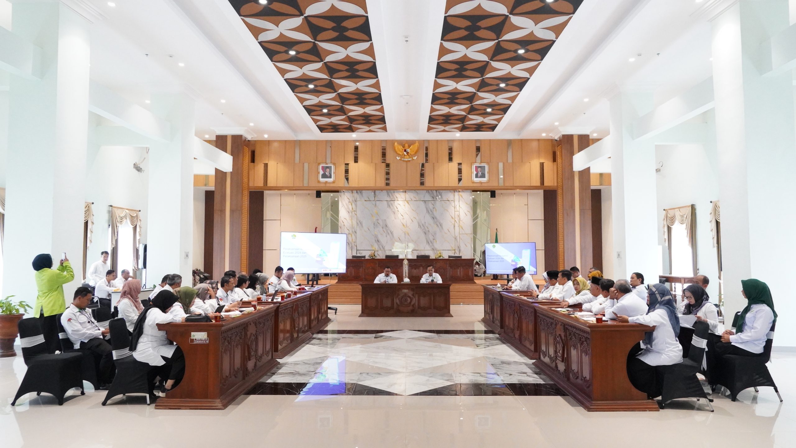 Rakor Pelaksanaan Anggaran 2025 dan Evaluasi 2024, Kakanwil: Jalankan Secara Tepat Timeline dan Sesuai Target