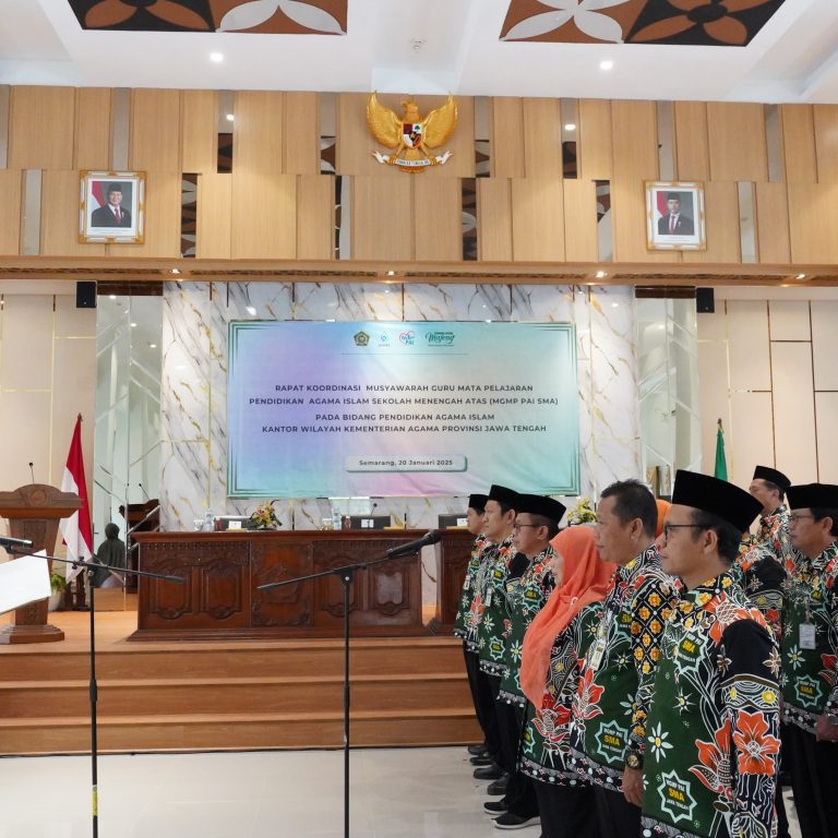 Kakanwil Kukuhkan Pengurus MGMP PAI pada SMA Periode 2024-2029, Pembelajaran Harus Berlandaskan Moderasi Beragama