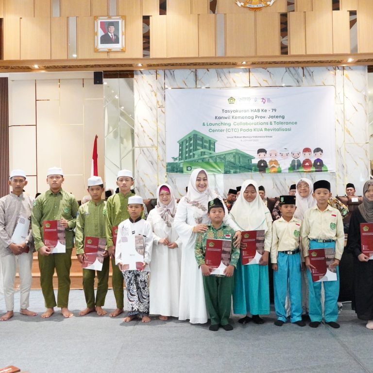 Tasyakuran HAB ke 79, Kemenag Jateng Santuni Puluhan Anak Yatim di Kota Semarang