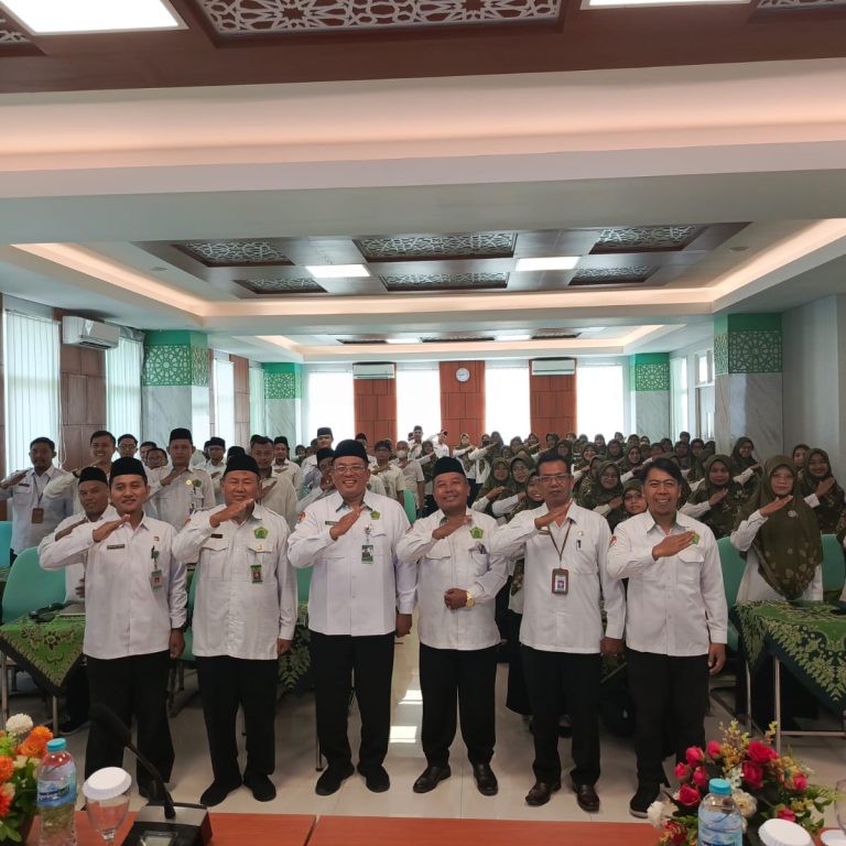 Upgrade Skill! Guru MAN 1 Surakarta Dibekali AI untuk Mengajar Lebih Canggih