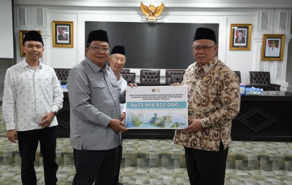 DPR dan Kemenag Salurkan Bantuan Rp24,79 Miliar untuk Layanan Keagamaan dan Pendidikan di Jateng