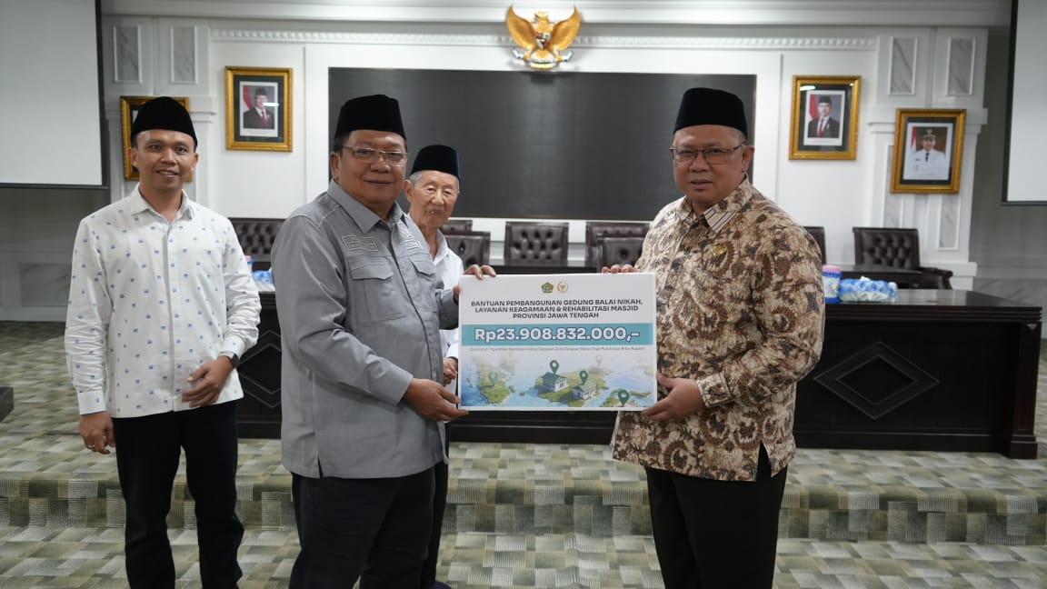 DPR dan Kemenag Salurkan Bantuan Rp24,79 Miliar untuk Layanan Keagamaan dan Pendidikan di Jateng