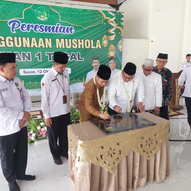 Kakanwil Kemenag Jateng dan Bupati Tegal Resmikan Musala MAN 1 Tegal
