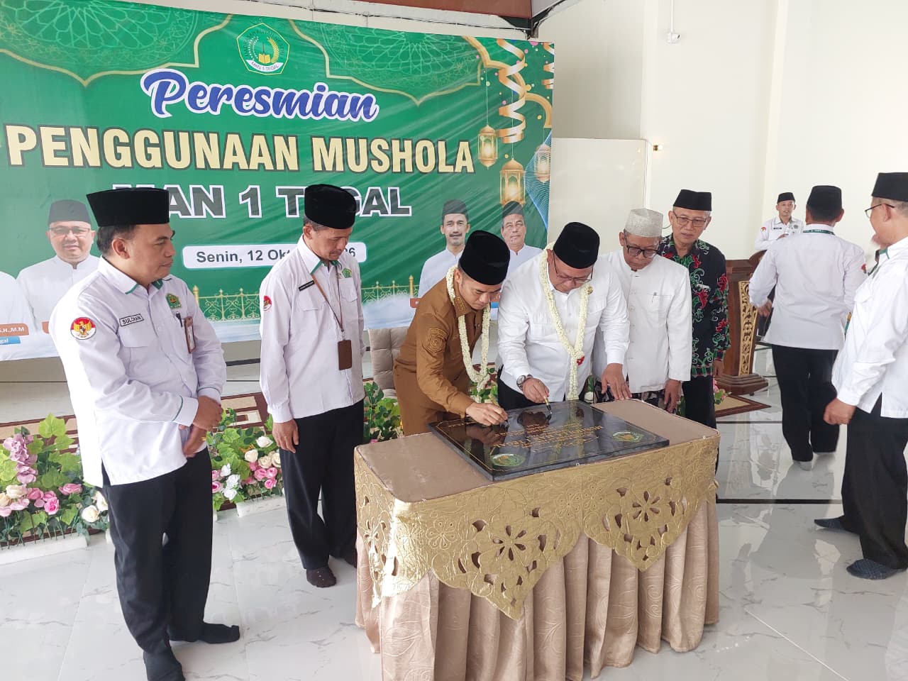 Kakanwil Kemenag Jateng dan Bupati Tegal Resmikan Musala MAN 1 Tegal