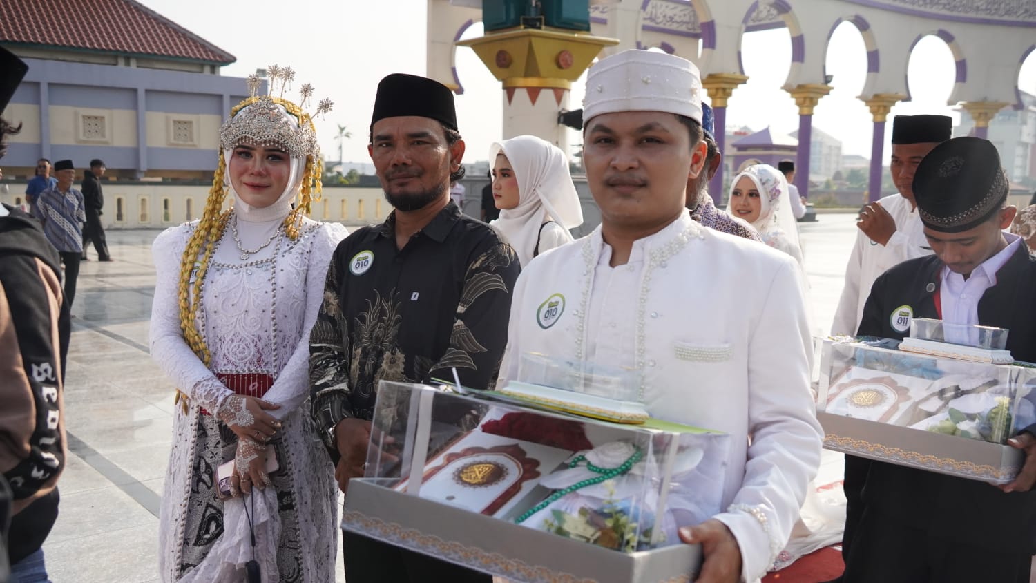 Sambut Hari Santri 2026, Bimas Islam Gelar Nikah Massal 62 Pasangan Pengantin Pak Yai dan Bu Nyai Mantu di Jateng
